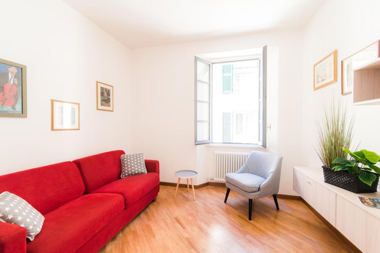 Center Home - The House Of Travelers Como Eksteriør bilde