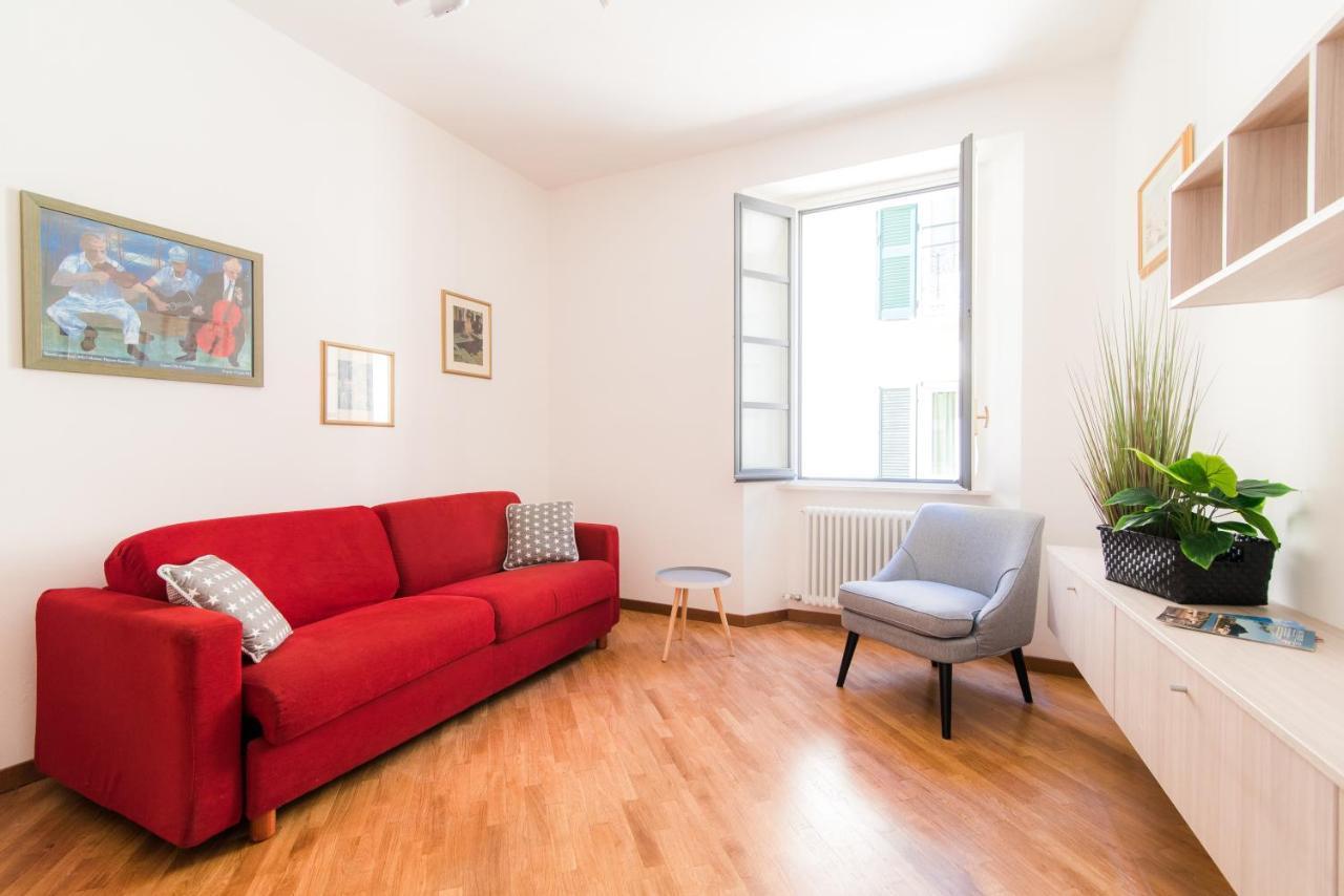 Center Home - The House Of Travelers Como Eksteriør bilde