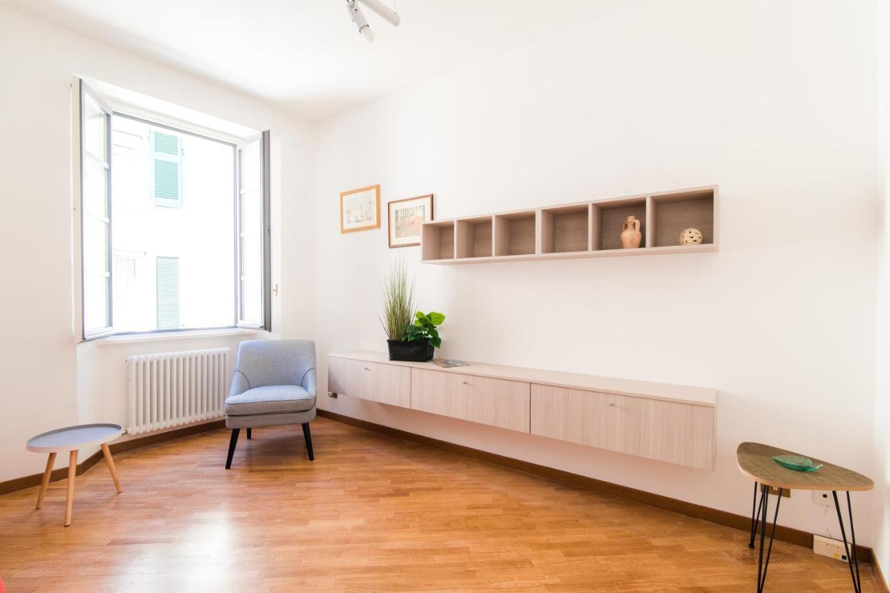 Center Home - The House Of Travelers Como Eksteriør bilde
